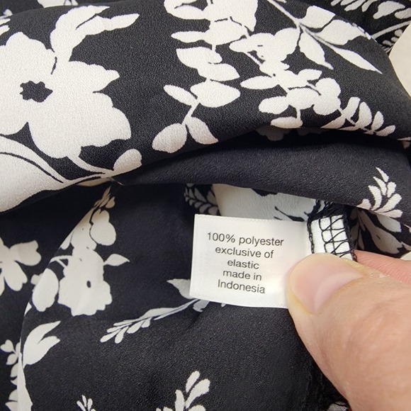 NEW Lane Bryant Top Womens 26 L Black White Floral Short Sleeve Blouse Office‎ - Picture 8 of 11